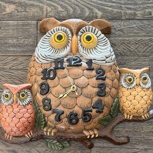 Vintage 1974 Arnels Ceramic Owl Wall Clock Handpainted